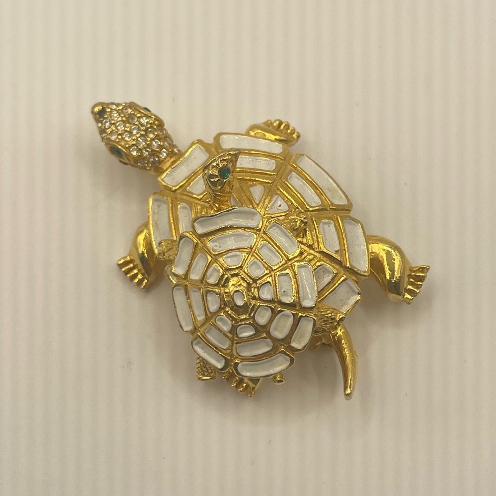 RARE Vintage Pauline Rader Turtles Brooch Clear Rhinestones with emerald eyes